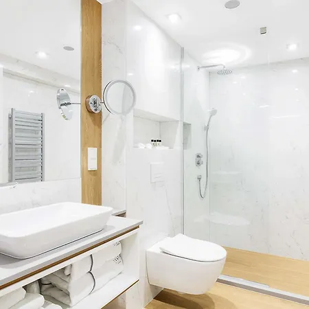 Testa Hotell 5*